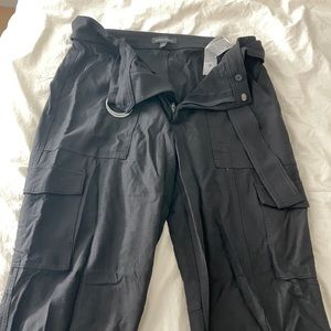 Black Cargo pants w: Belt